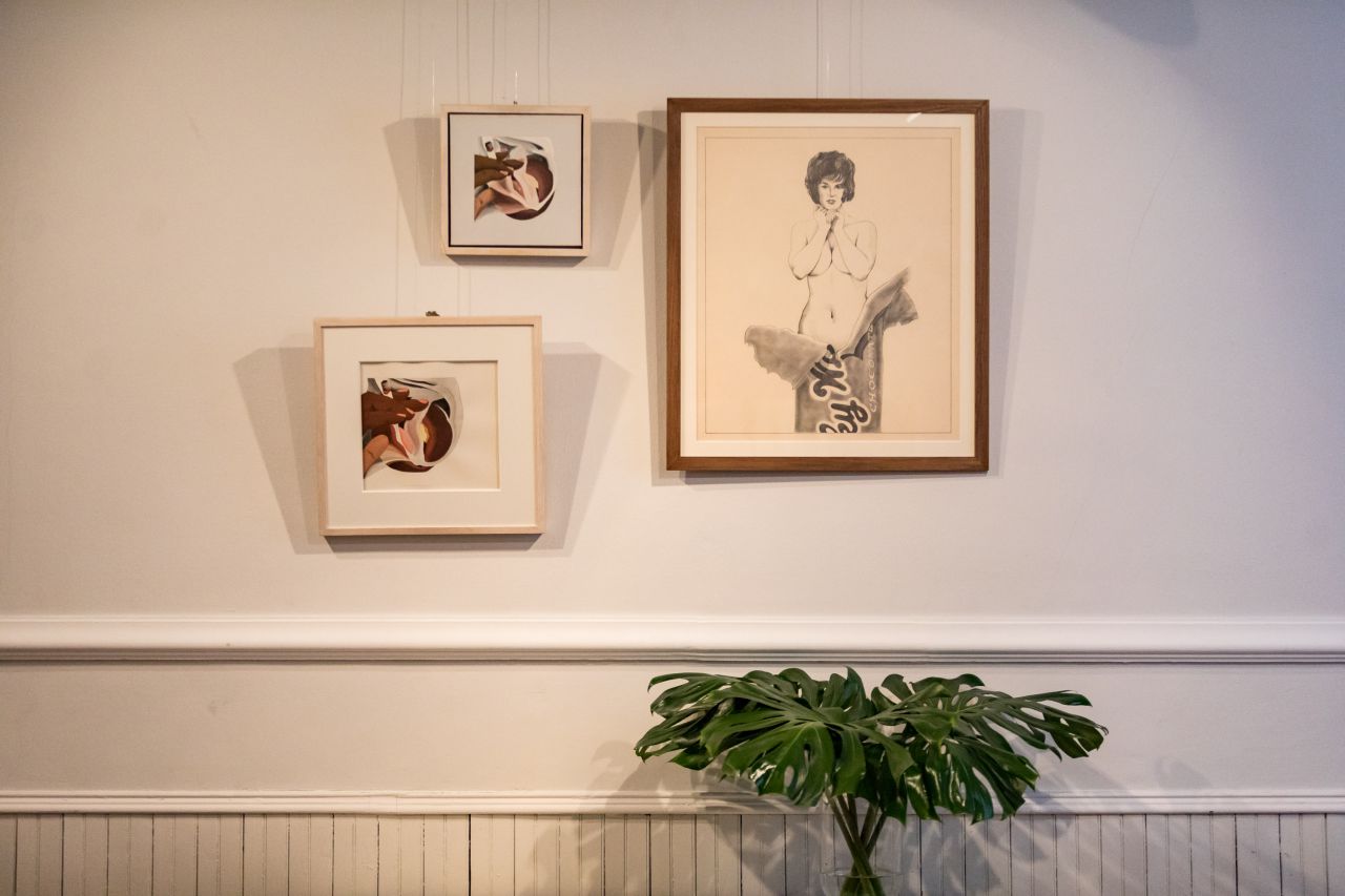 Obras de los artistas Mel Ramos y Antonio Calderara.