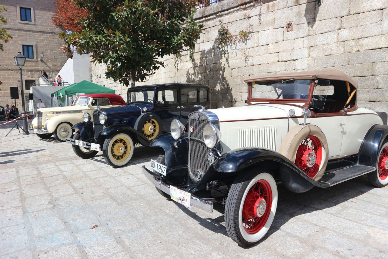 El sábado estarán expuestos desde las 10.00 h. en la Plaza Mayor de Brunete. Dos horas más tarde, comenzarán el recorrido hacia Sevilla la Nueva, Navalcarnero, El Álamo, Griñón, Torrejón de la Calzada  y Torrejón de Velasco, para llegar al mediodía a Valdemoro donde se expondrán los vehículos hasta las 18.00 h.