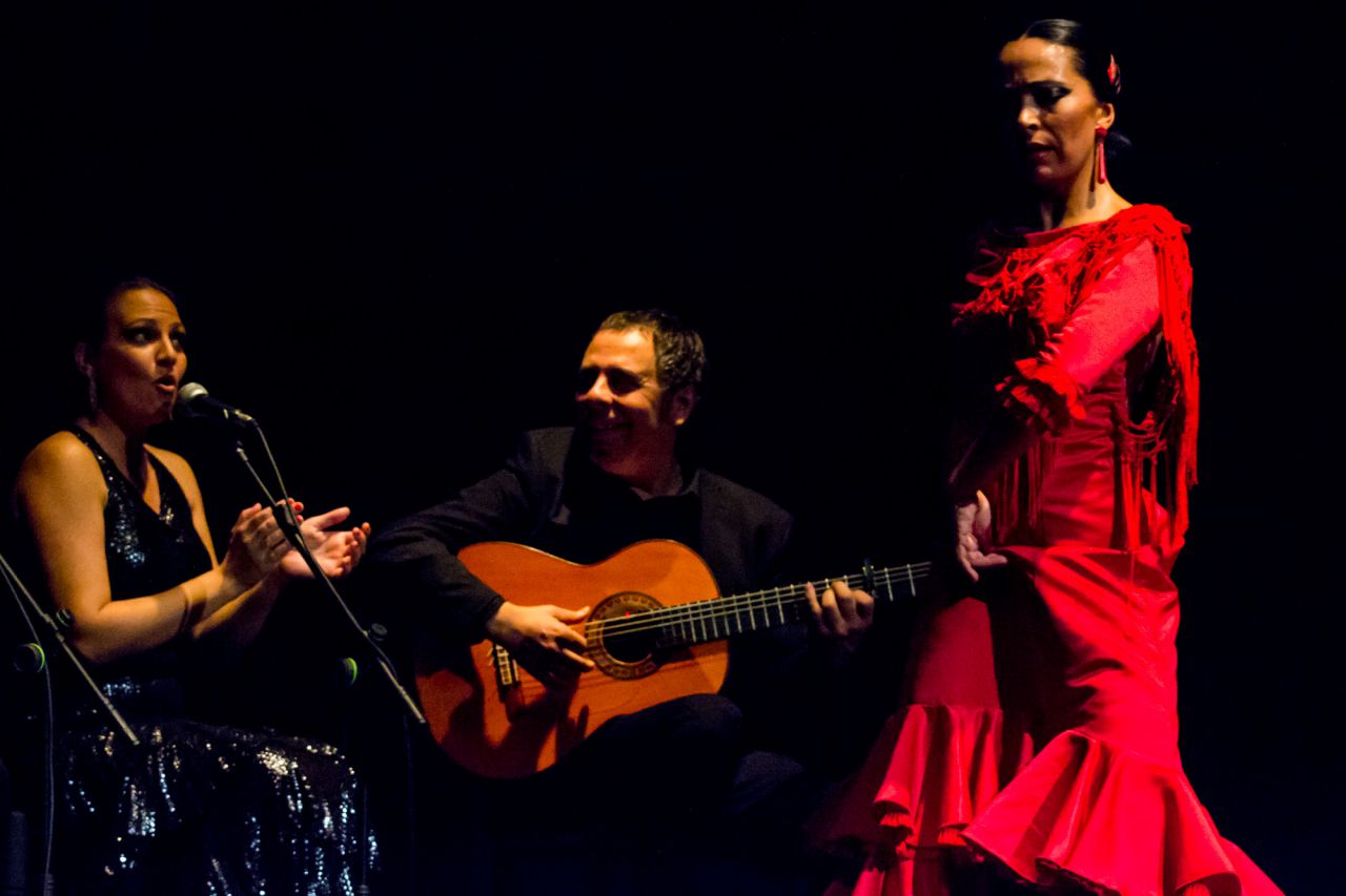 La bailaora Úrsula Moreno junto al guitarrista Antonio Andrade