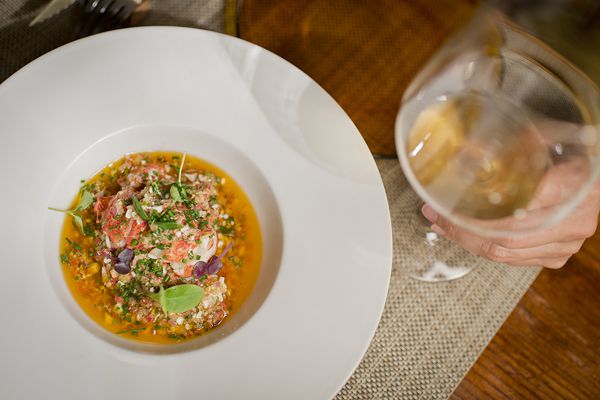 Salpicón de bogavante y vino