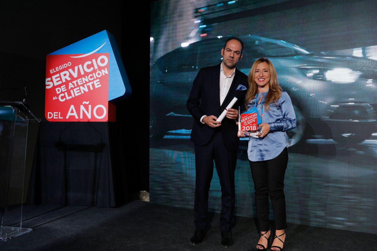 Elegido Servicio de Atención al Cliente del Año 2018 en la categoría de Neumáticos: MICHELIN. Recoge el premio Laura Crespo-Scigliano, Marketing Director Spain & Portugal de Michelin.