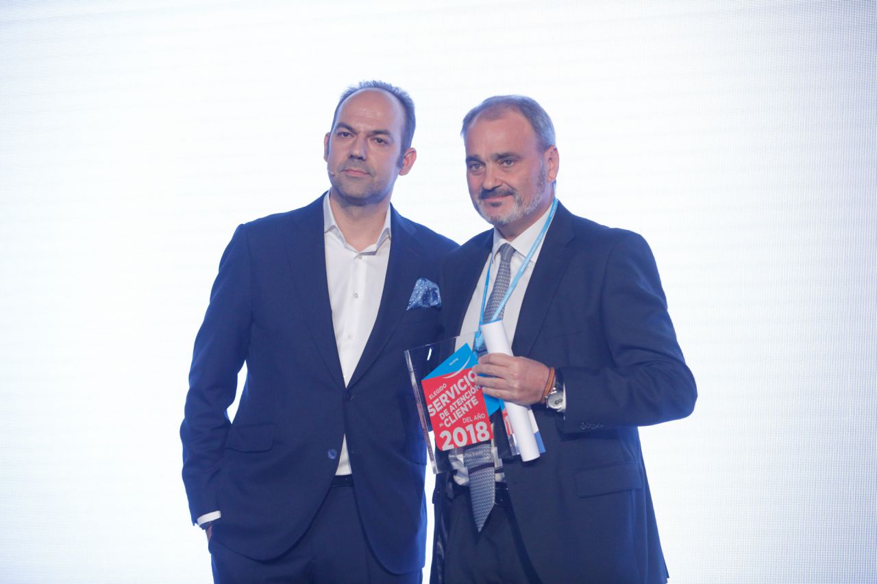 Elegido Servicio de Atención al Cliente del Año 2018 en la categoría de Renting: LEASEPLAN ESPAÑA. Recoge el premio Alberto Sáez, CEO de LeasePlan España.