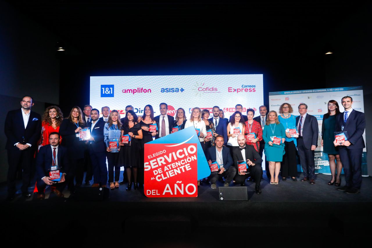 Foto de famila con todos los premiados en la edición de 2018.