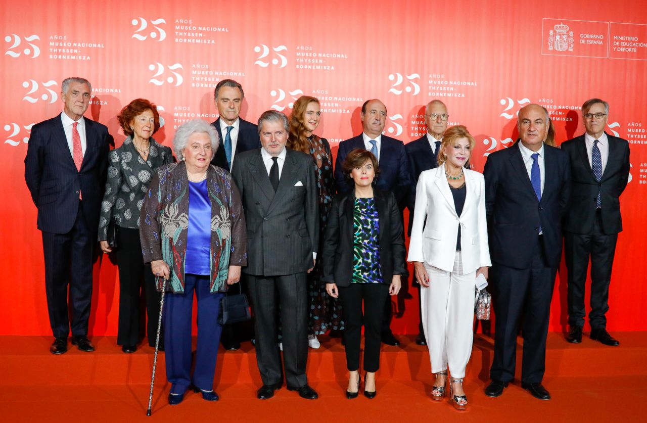 Foto institucional con los patronos del Museo Nacional Thyssen-Bornemisza.