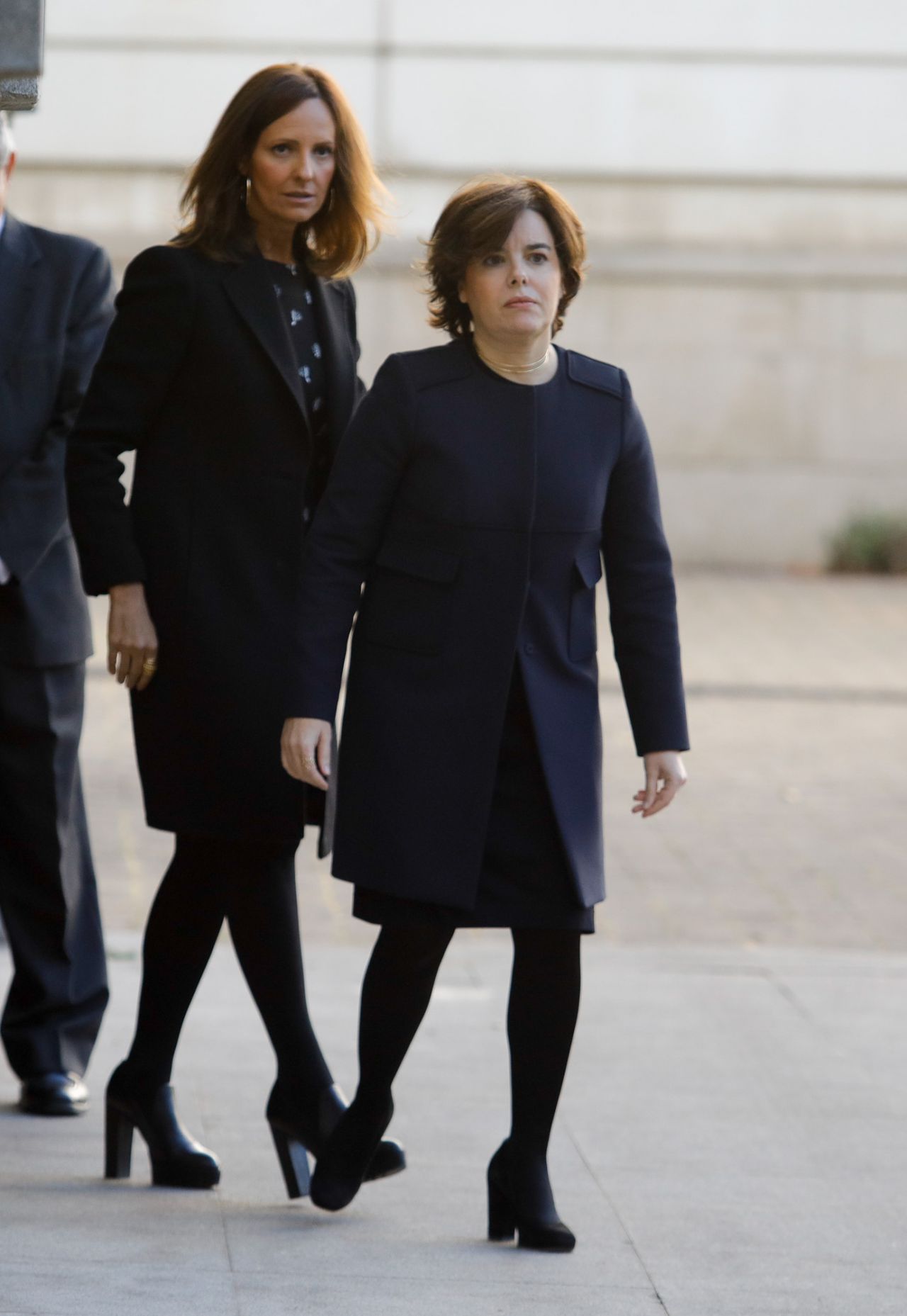 La vicepresidentadel gobierno, soraya Sáenz de Santamaría, cuando abandona la capilla.