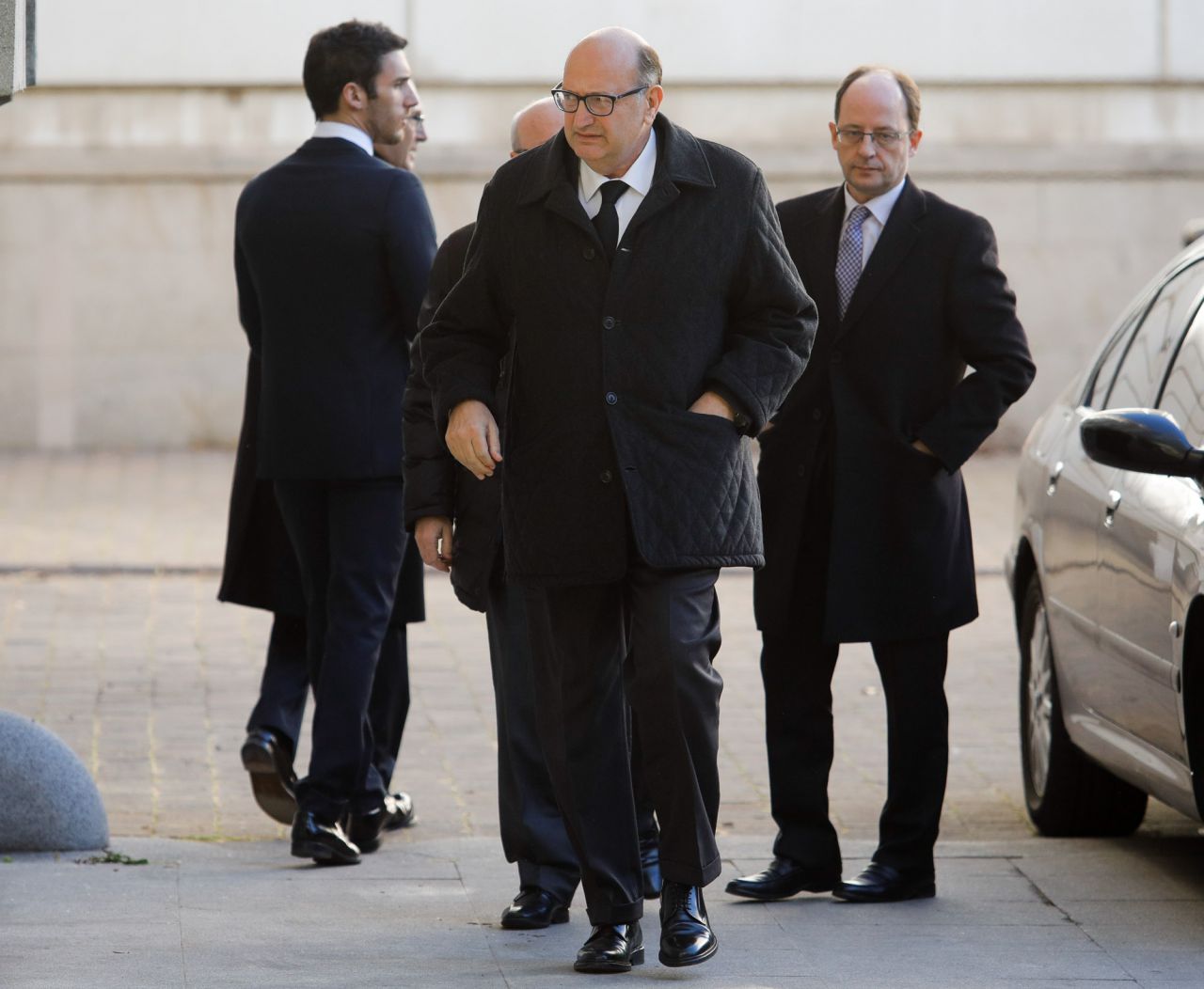 El presidente del tribunal de Cuentas, Ramón María Álvarez de Miranda García, cuando llega la capilla.