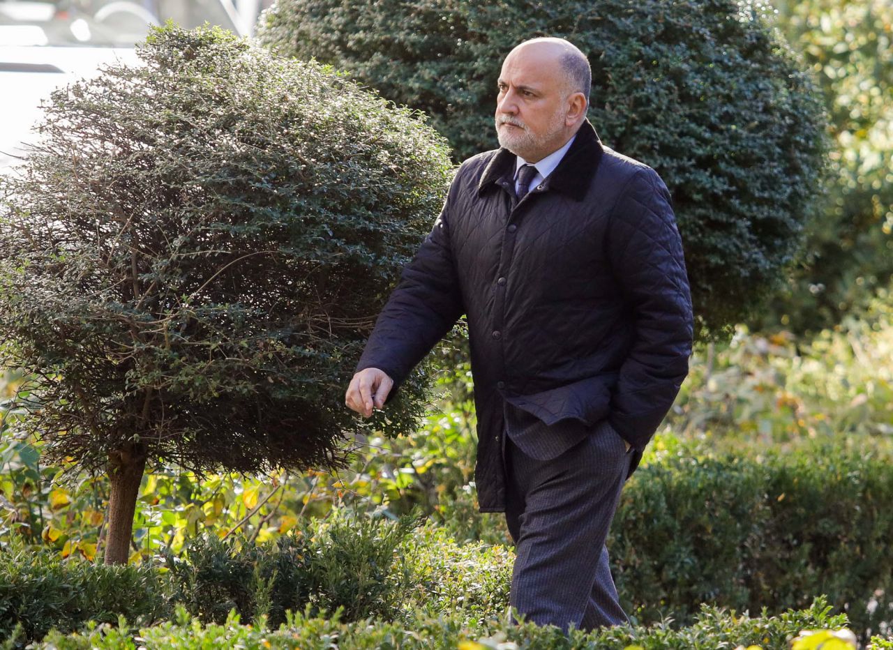 El anterior presidente del Tribunal Constitucional, Francisco Pérez de los Cobos Orihuel, a su llegada a la capilla ardiente de José Manuel Maza. 