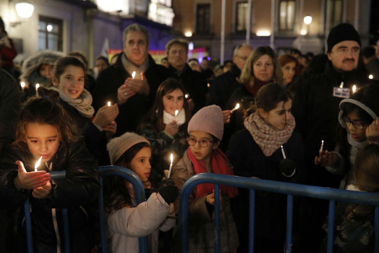 La fiesta de las Luces, Janucá, en la Plaza de la Villa.