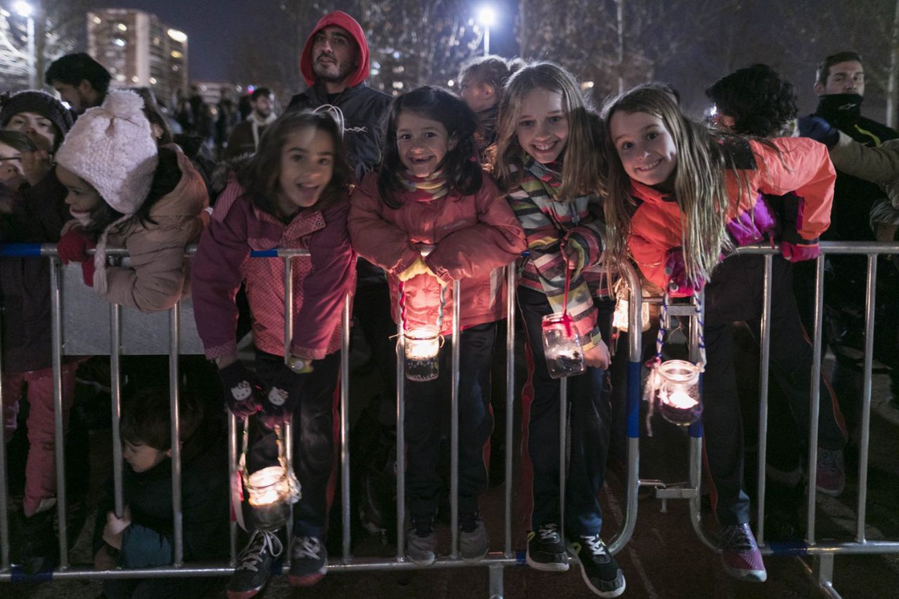Multitudinario pasacalles en Madrid Río para inaugurar el invierno
