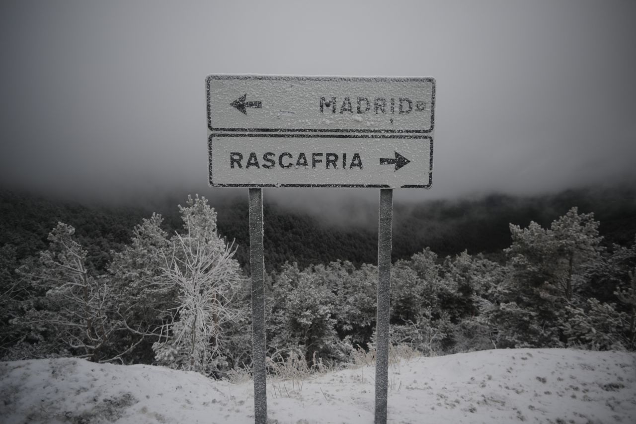 Aparcamiento del puerto de Navacerrada.