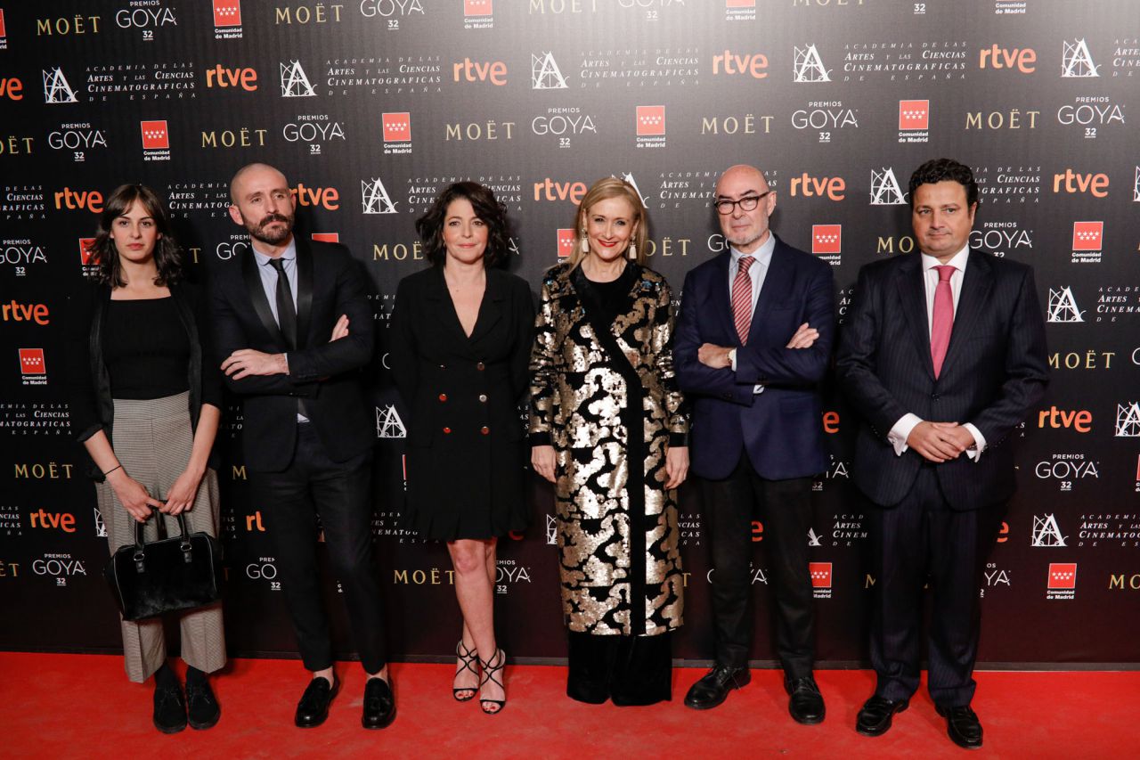 Representantes políticos junto a parte de la ejecutiva de la Academia de Cine.