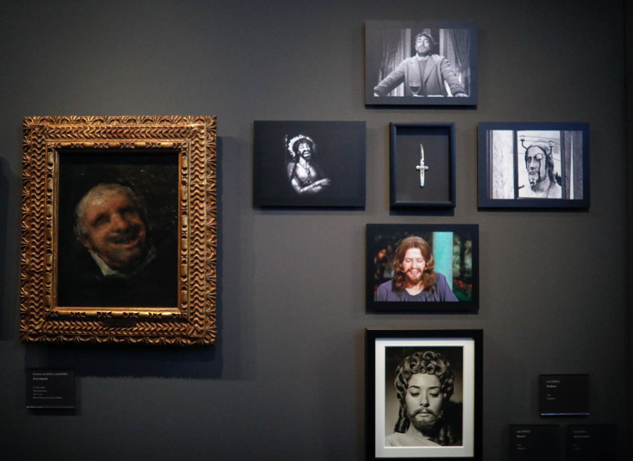 La muestra, comisariada por Amparo Martínez y José Ignacio Calvo, pone de manifiesto el enorme potencial creador de los dos aragoneses y analiza el espíritu crítico y curioso que les pemitió explporar posibilidades del arte para cuestionr la realidad de sus propios contextos históricos.