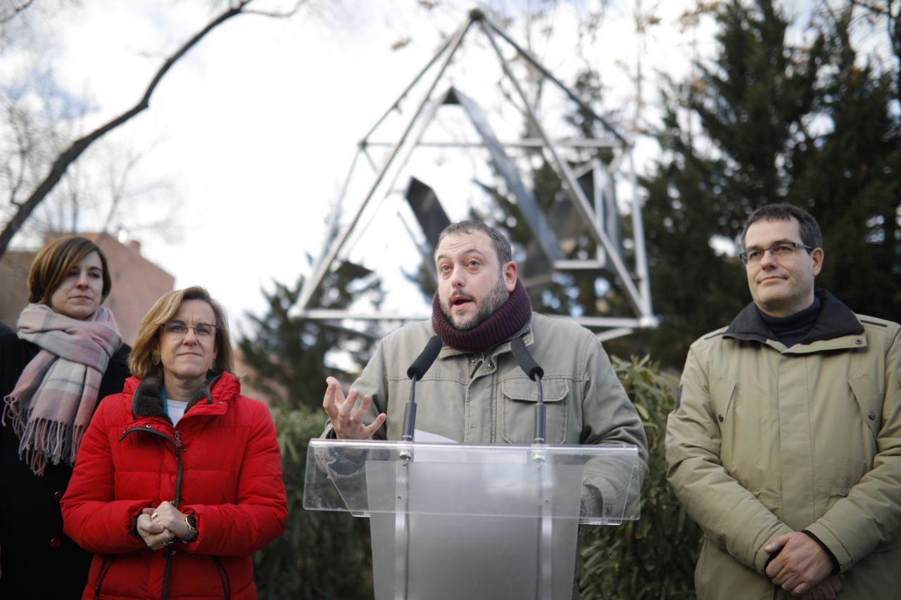 Al acto, auspiciado por el PSOE, ha asistido el concejal presidente del distrito Fuencarral-El Pardo, Guillermo Zapata, y la portavoz del grupo municipal socialista, Purifucación Causapié, entre otros.