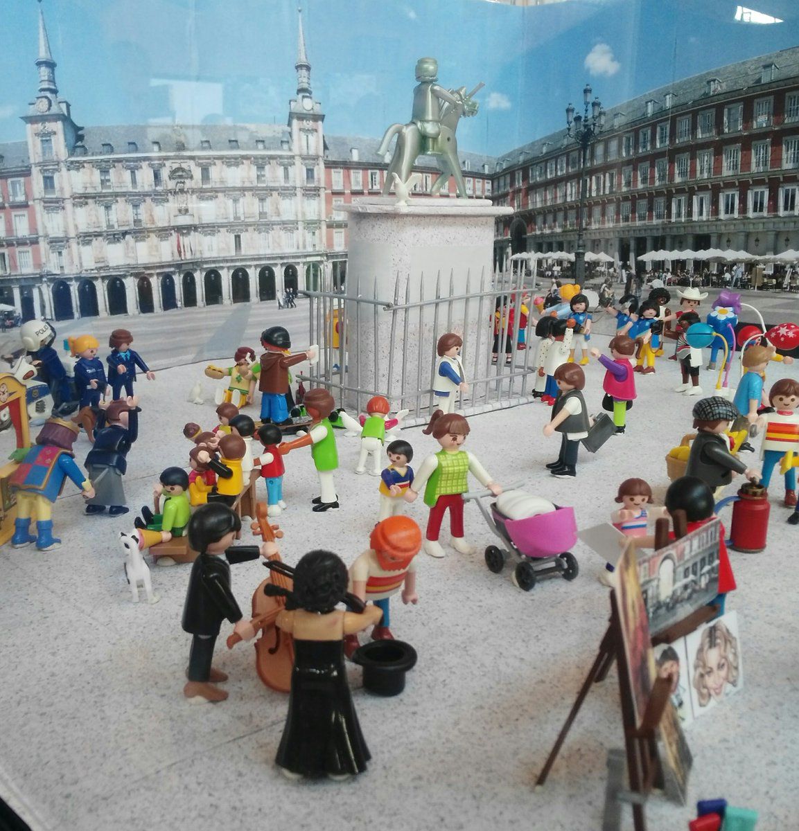 El Mercado del Juguete recrea diversos momentos históricos con más de 1.000 figuras de Playmobil