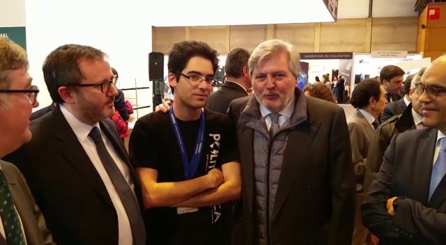 íñigo Méndez de Vigo, ministro de Educación, durante su paseo por AULA 2018, ha asegurado su presencia durante el próximo Consejo de Estudiantes de Estado (CEUNE)
