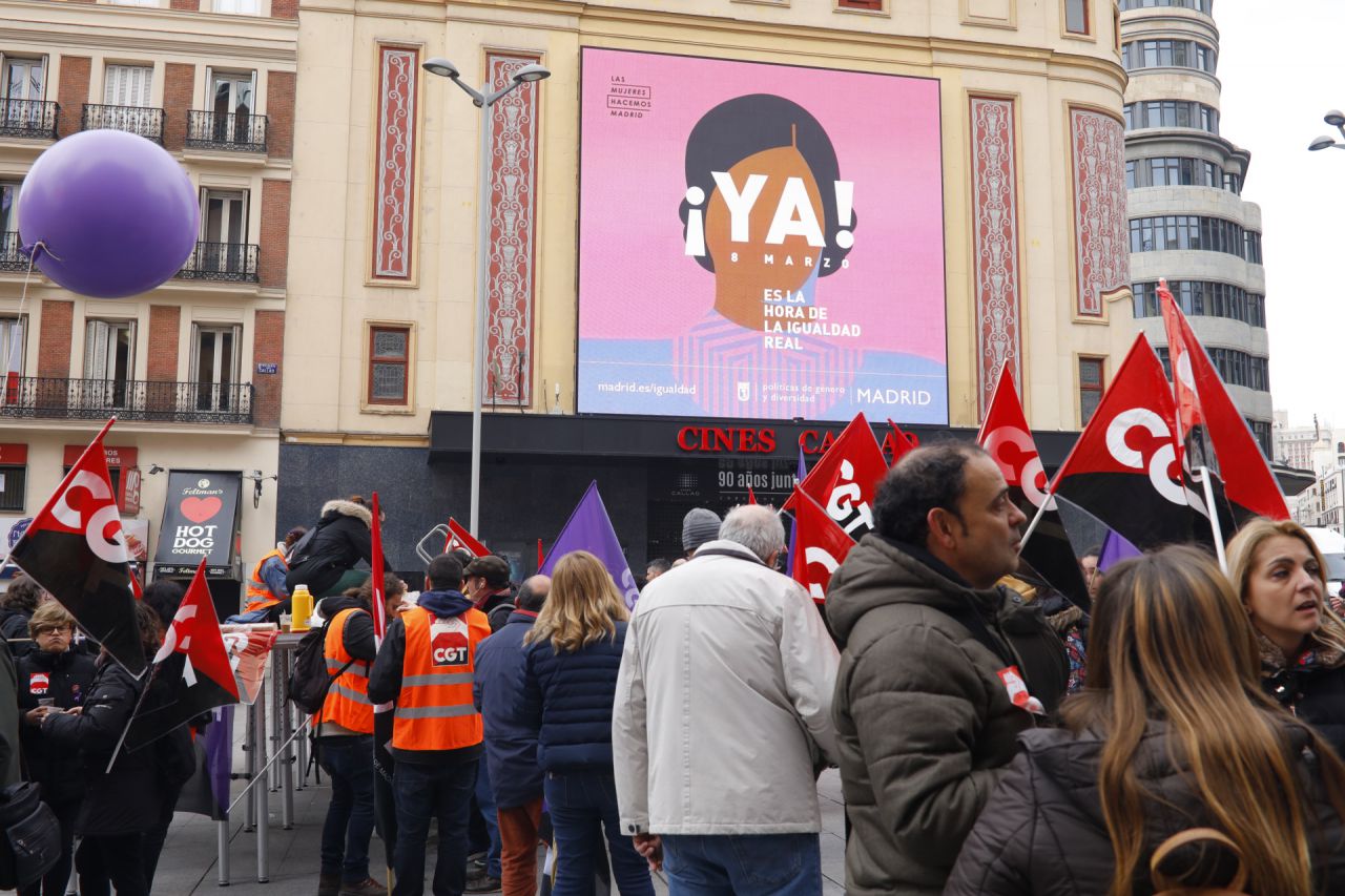 Piquetes informativos de los sindicatos CNT y CGT en conercios de ropa en la calle Preciados