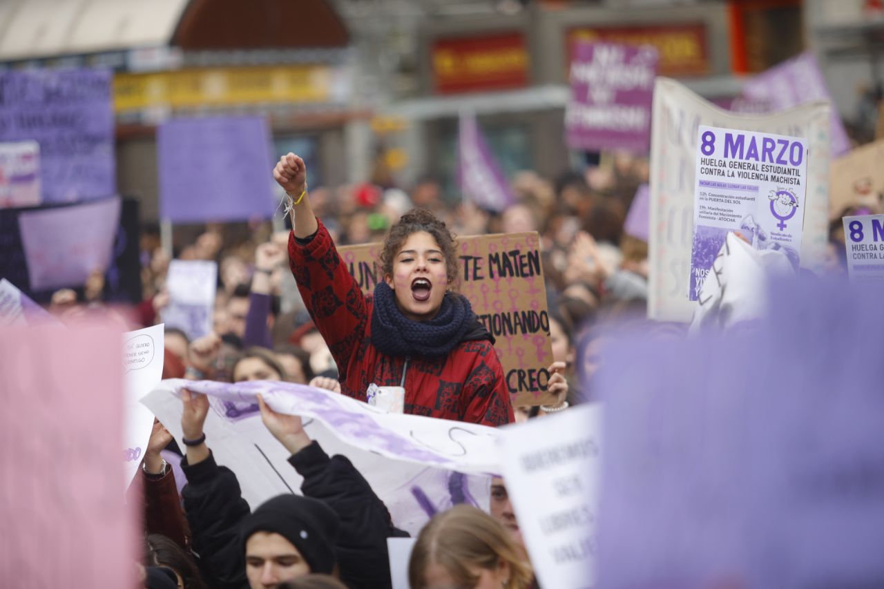 Concentración de mujeres estudiantes en la Puerta del Sol.