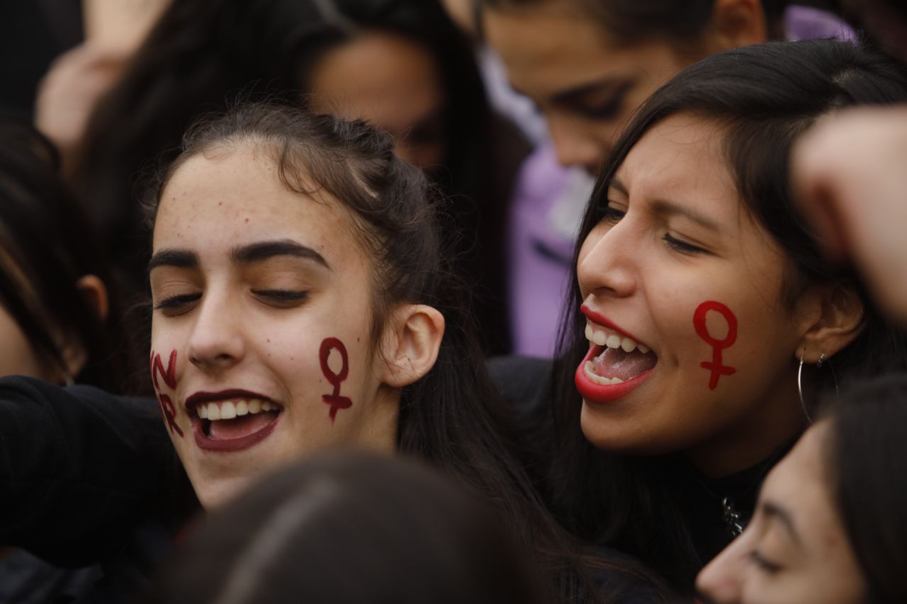 Concentración de mujeres estudiantes en la Puerta del Sol.