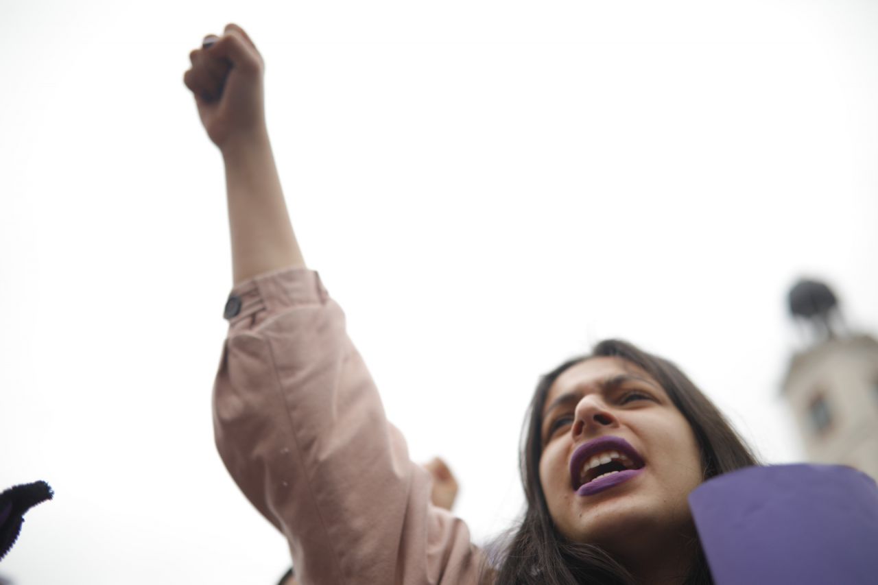 Concentración de mujeres estudiantes en la Puerta del Sol.