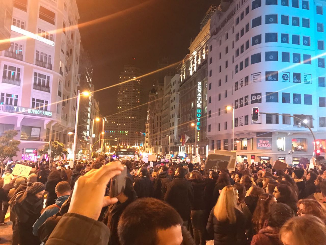 Manifestación histórica en la Gran Vía en busca de la igualdad real.