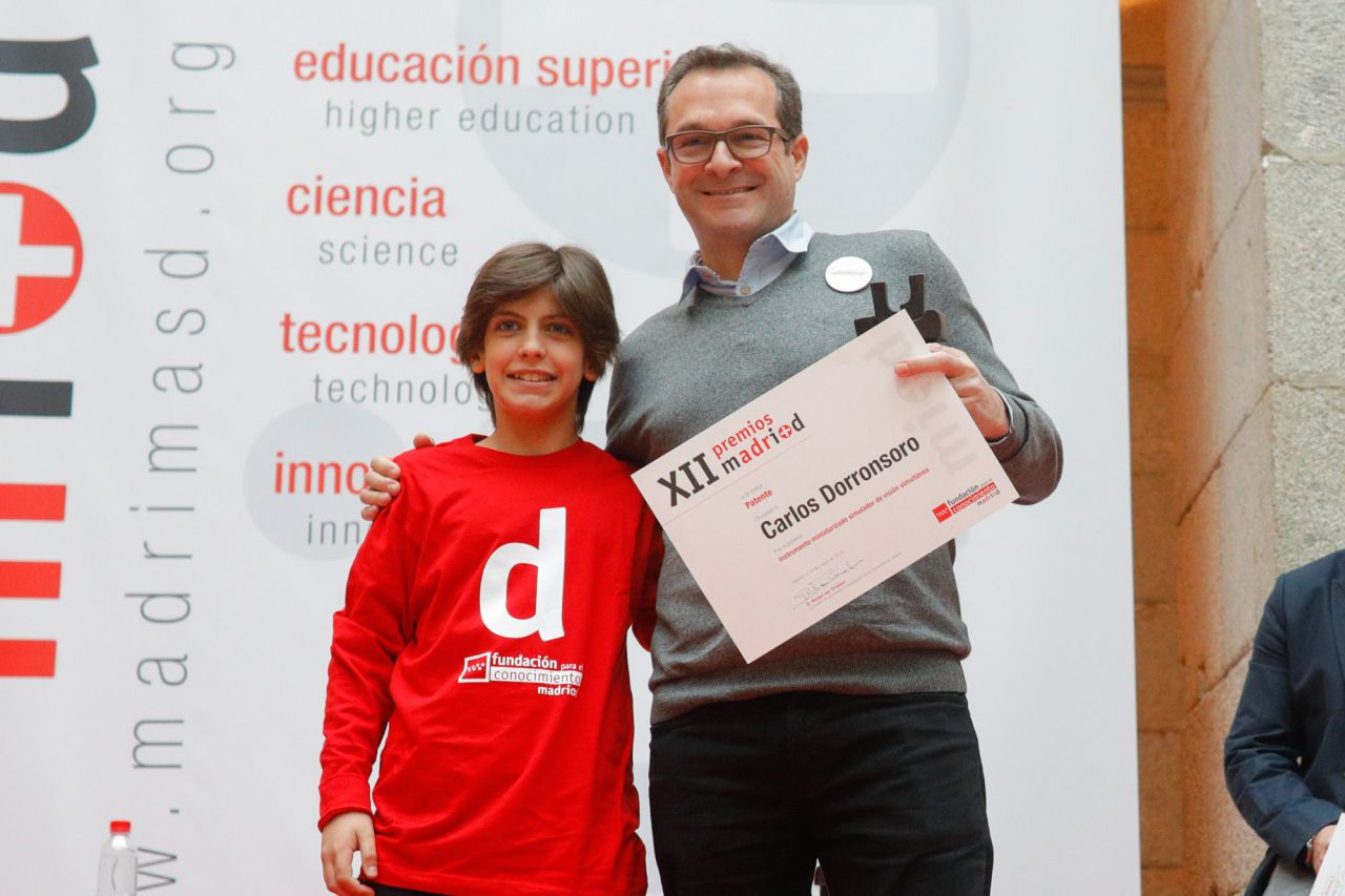 Premio a la mejor patente a Carlos Dorronsoro.