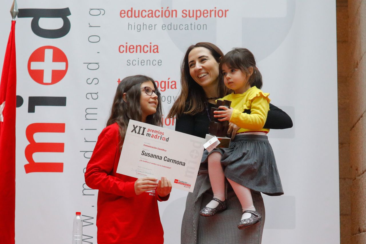 Premio a la mejor comunicación científica a Susana Carmona. 