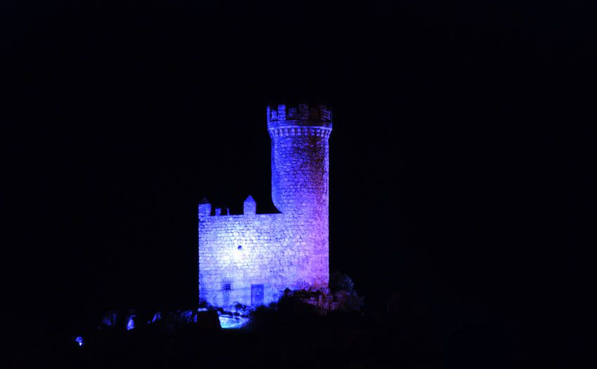 Torre de Lodones (Torrelodones) en el Día del Autismo de 2017