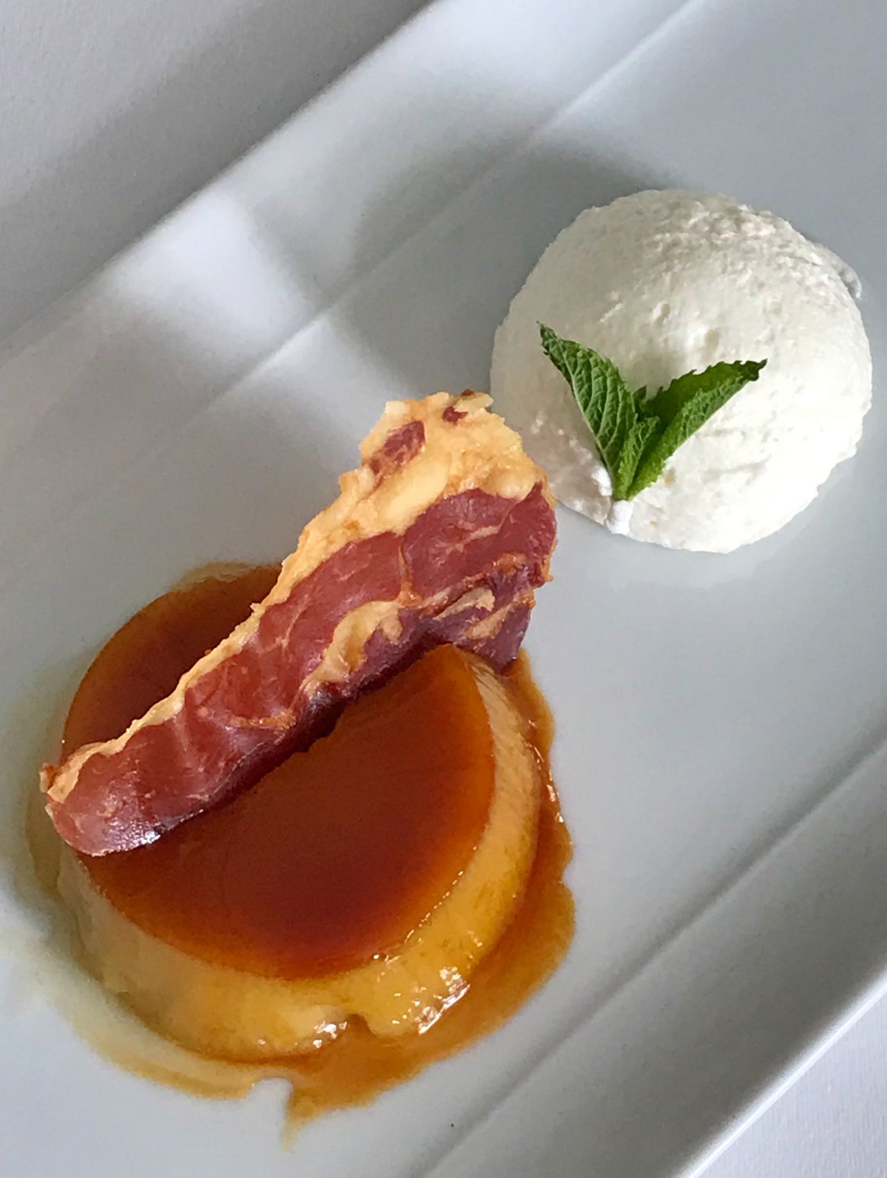 Pudding de huevo y jamón con sorbete de limón