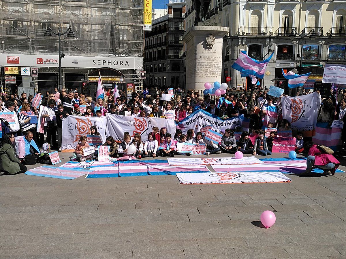 Concentración para visibilizar la discriminación hacia las personas trans*