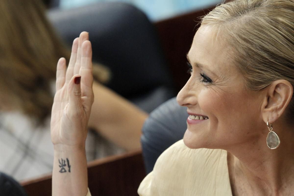 Cristina Cifuentes en la sesión de investidura como presidenta de la Comunidad de Madrid.