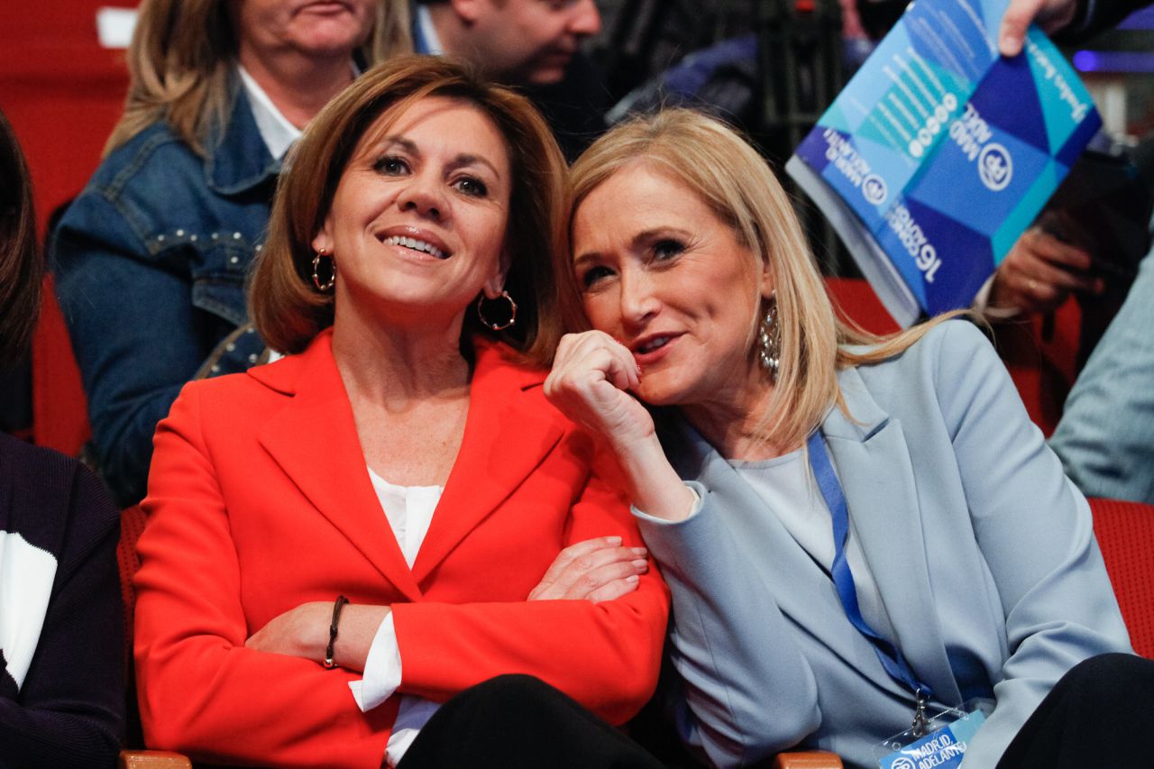 Maria Dolores de Cospedal junto a Cristina Cifuentes en la convención nacional del PP.