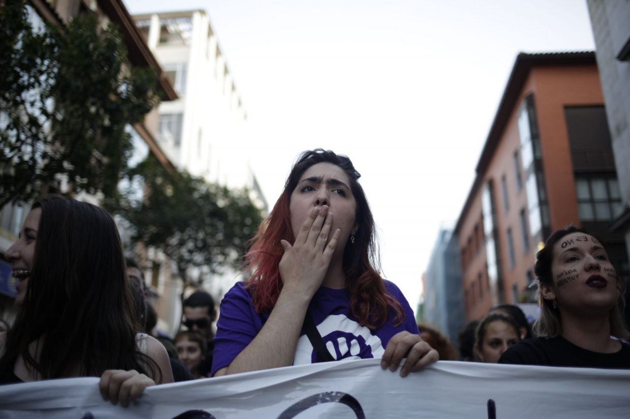 Cientos de personas se manifiestan en Madrid para mostrar su rechazo a la condena impuesta a los miembros de La Manada.