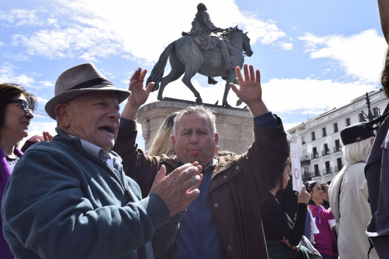 Protesta del colectivo feminista en la celebración del Dos de Mayo en la plaza de Sol.