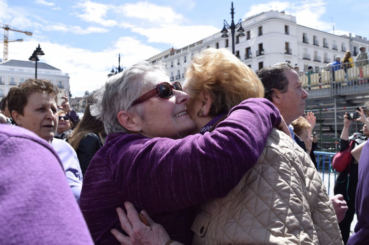 Protesta del colectivo feminista en la celebración del Dos de Mayo en la plaza de Sol.