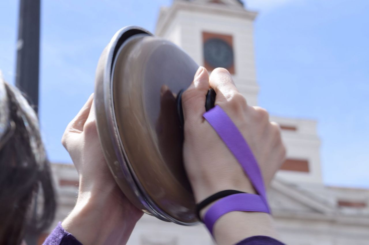 Protesta del colectivo feminista en la celebración del Dos de Mayo en la plaza de Sol.