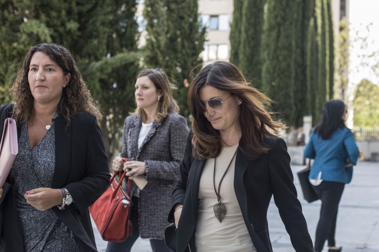 Clara Souto, a su llegada a los juzgados.