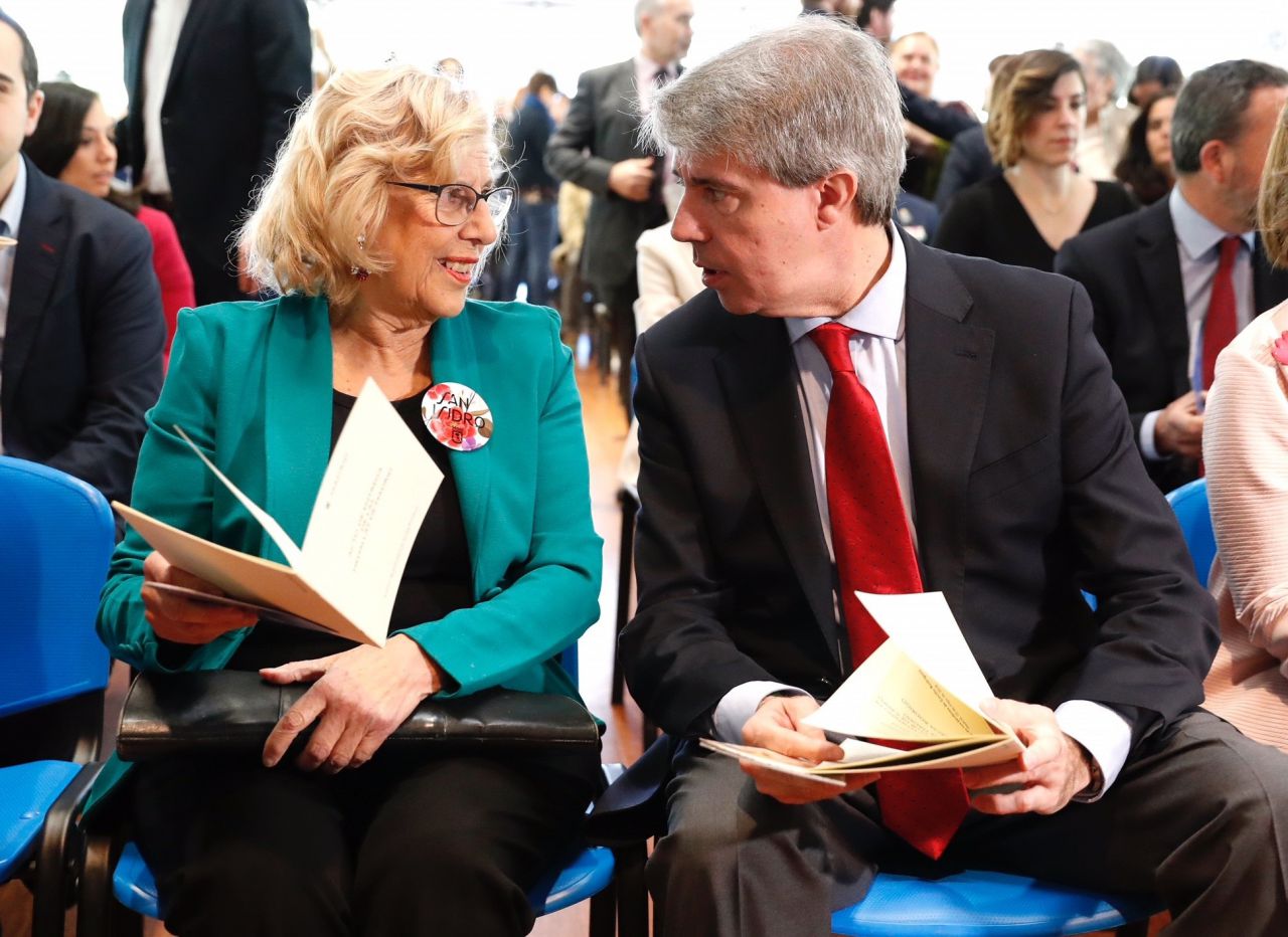 Carmena y Garrido, en la entrega de las Medallas de Oro