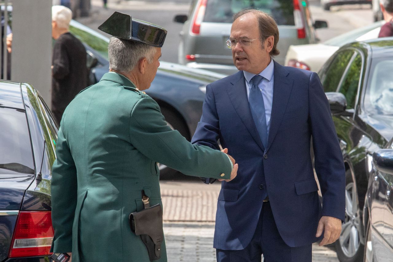Llegada de Pío García-Escudero, presidente del Senado y presidente de la gestora del PP de Madrid.