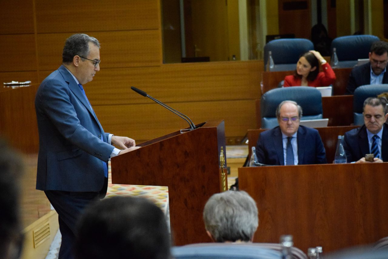 El portavoz del PP, Enrique Ossorio, defiende la candidatura del sucesor de Cifuentes.