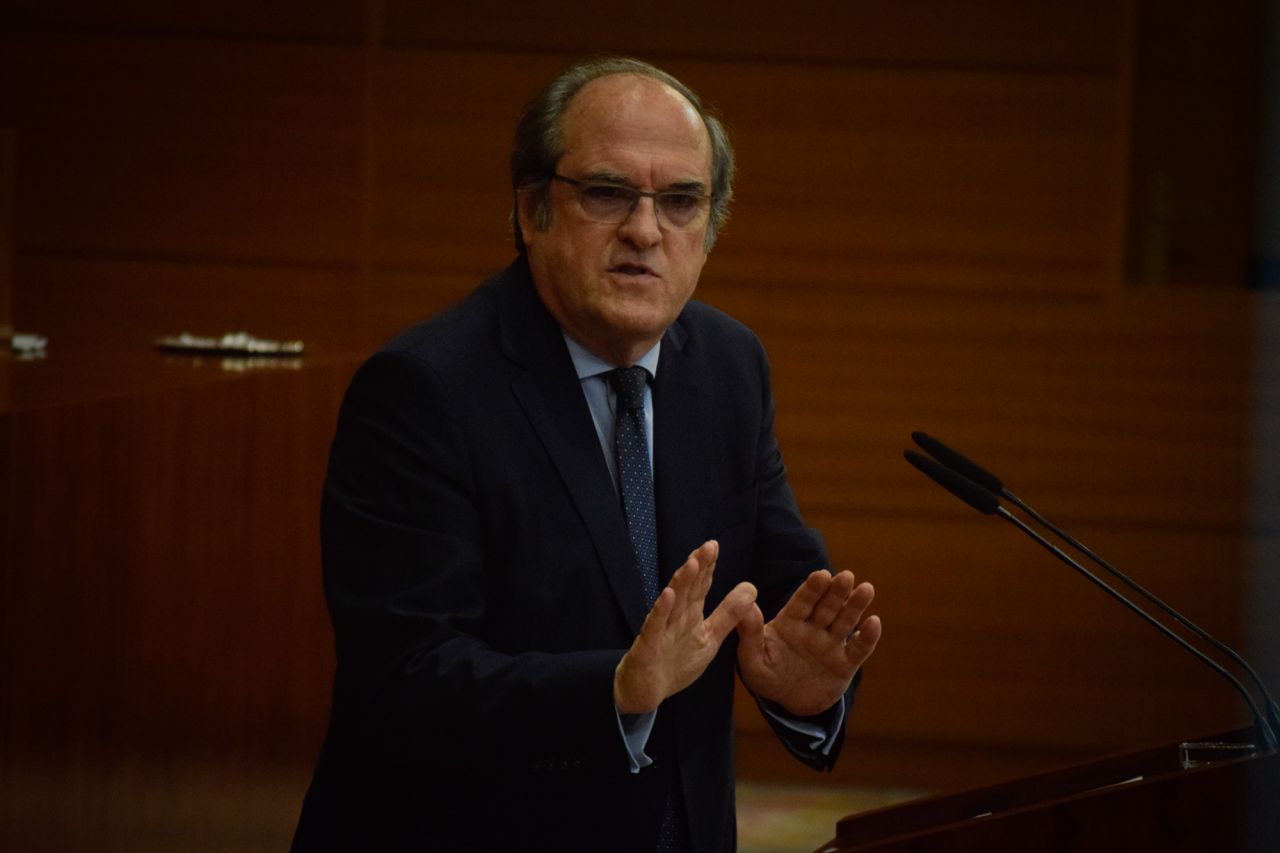 Gabilondo se dirige a Garrido.