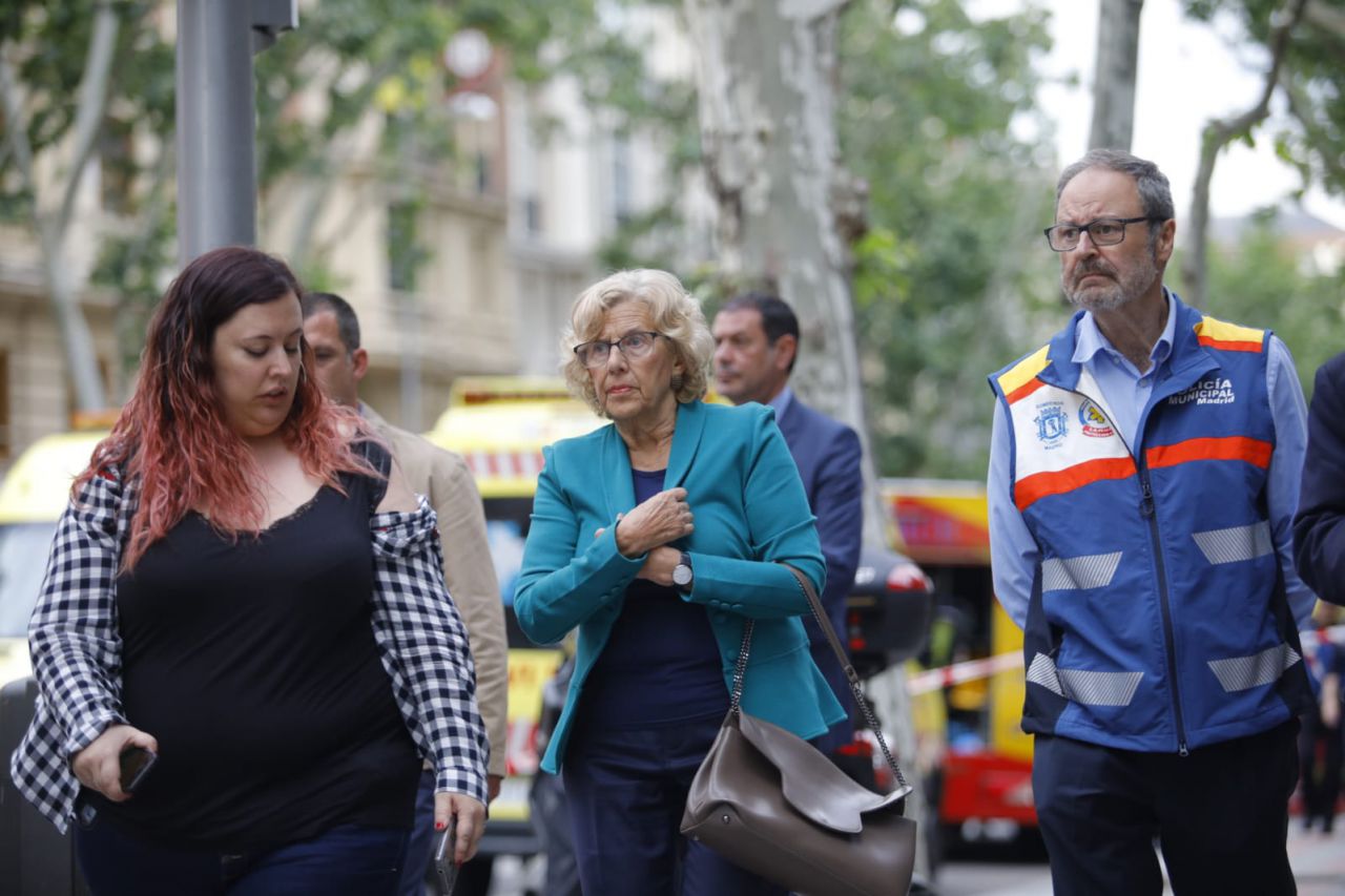 La alcaldesa Manuela Carmena junto a Javier Barbero, delegado de Seguridad y Emergencias.