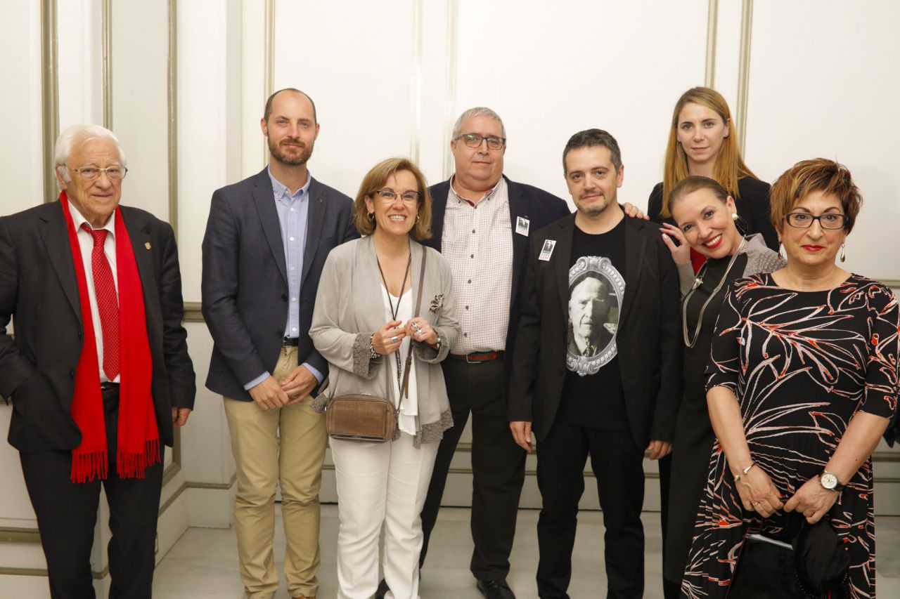 Una nutrida representación de los concejales del PSOE en el Ayuntamiento de Madrid, a su llegada a los premios.