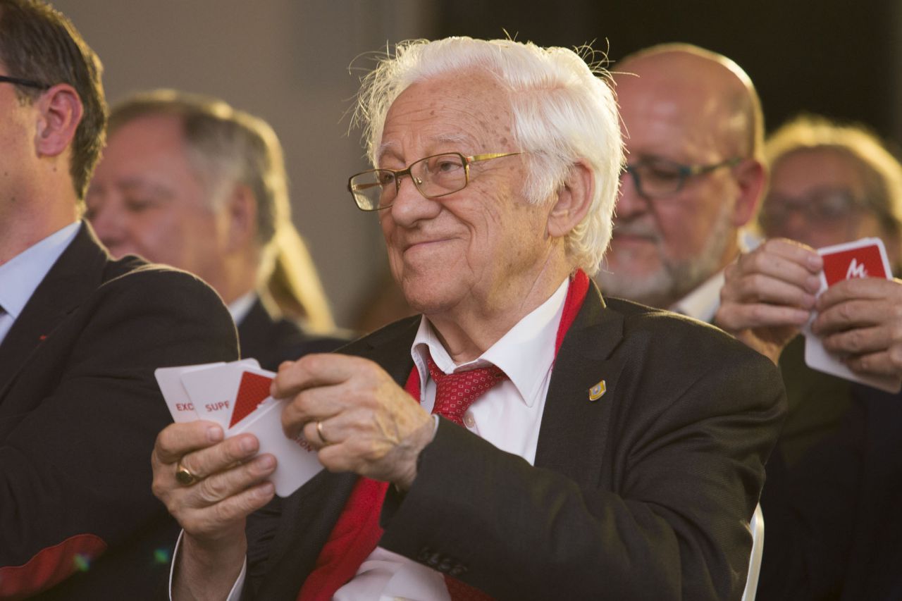 El padre Ángel asistió a la gala.