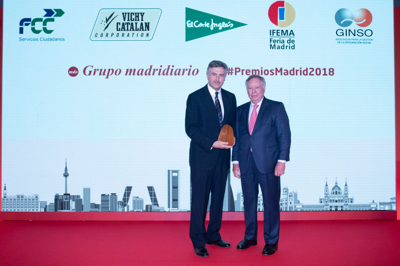 Jaime Salaverri, presidente de la Real Federación Española de Golf, con Clemente González Soler, presidente de Ifema.