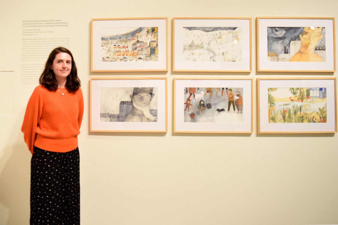 Maisie Paradise Shearring, una de las ilustradoras cuyas obras aparecen en la exposición.