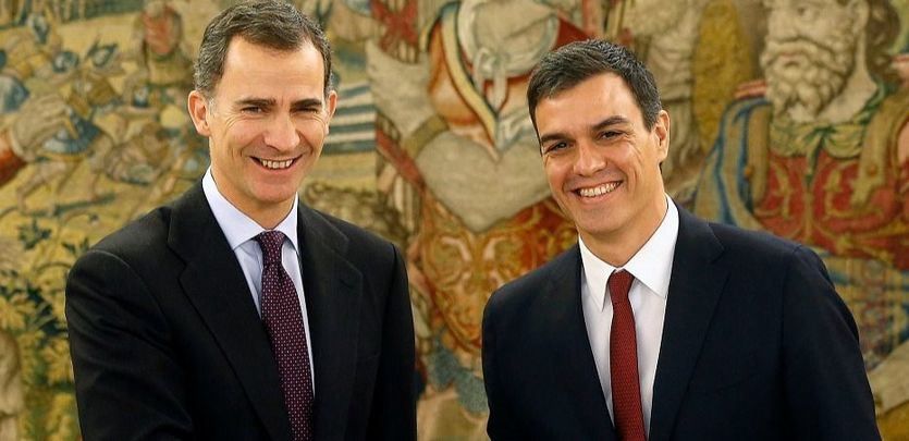 Pedro Sánchez promete como presidente del Gobierno ante el Rey