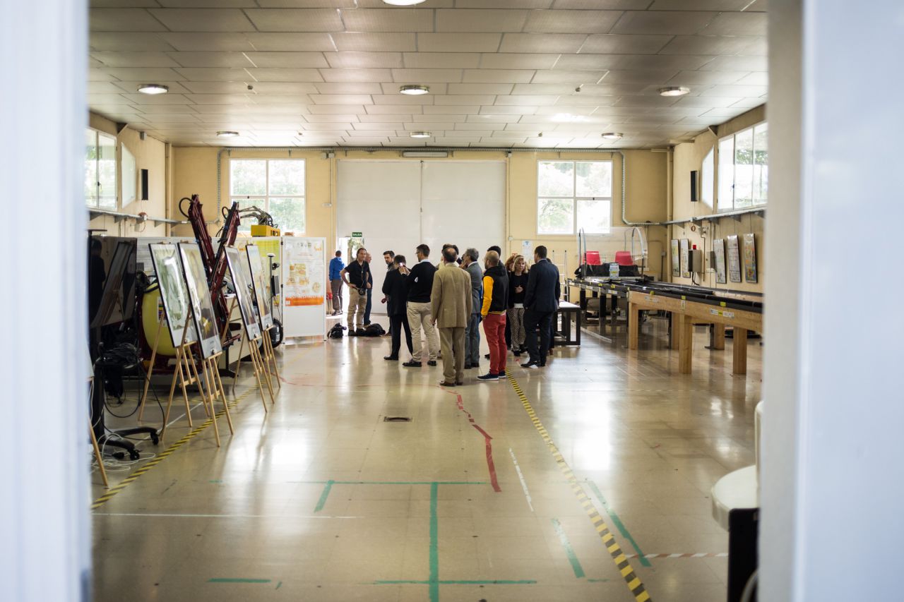 La Confederación empresarial Madrid-CEOE ha visitado el Centro de Automática y Robótica (CAR) UPM-CSIC.