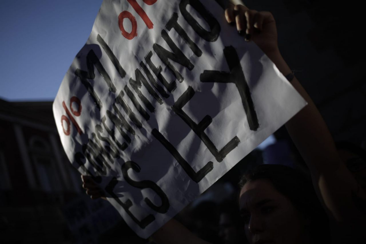 Manifestación en protesta por la puesta en libertad bajo fianza de los condenados por abusos sexuales a una mujer en la fiestas de San Fermín y conocidos como 'La Manada'
