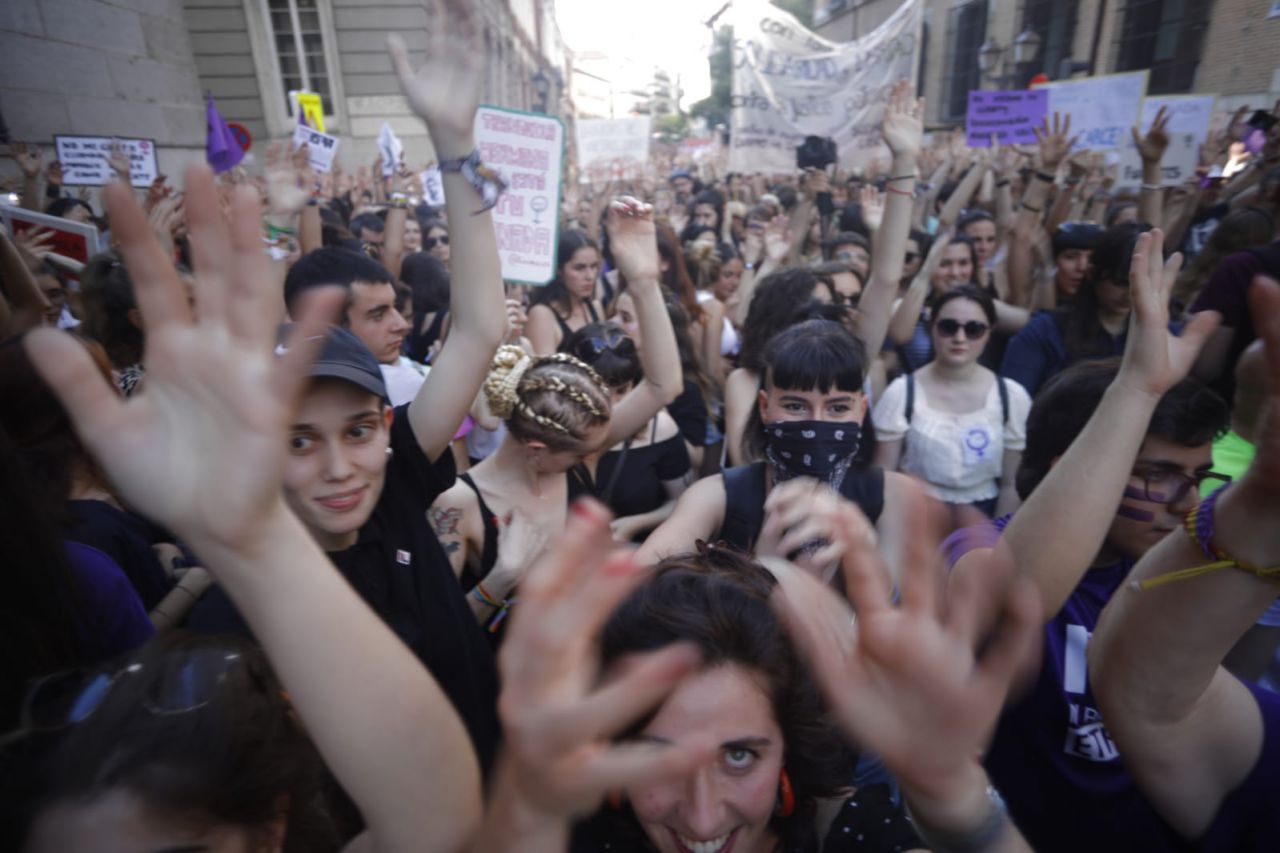 Manifestación en protesta por la puesta en libertad bajo fianza de los condenados por abusos sexuales a una mujer en la fiestas de San Fermín y conocidos como 'La Manada'