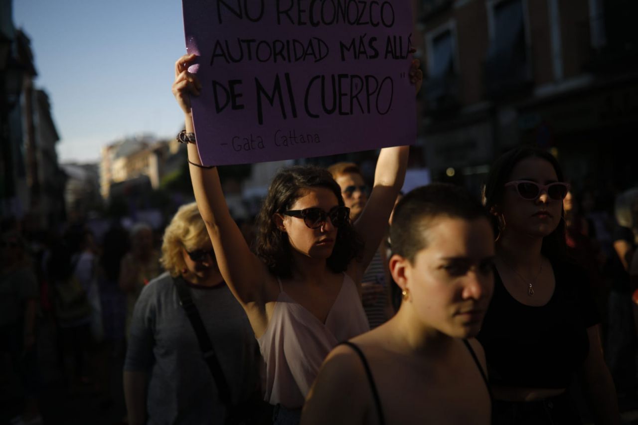 Manifestación en protesta por la puesta en libertad bajo fianza de los condenados por abusos sexuales a una mujer en la fiestas de San Fermín y conocidos como 'La Manada'